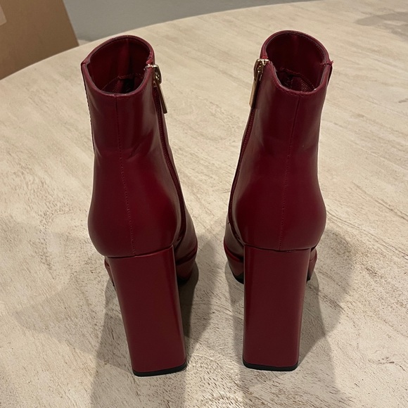 Journee Collection Women's Tru Comfort Foam Marnnie Bootie - Picture 3 of 6